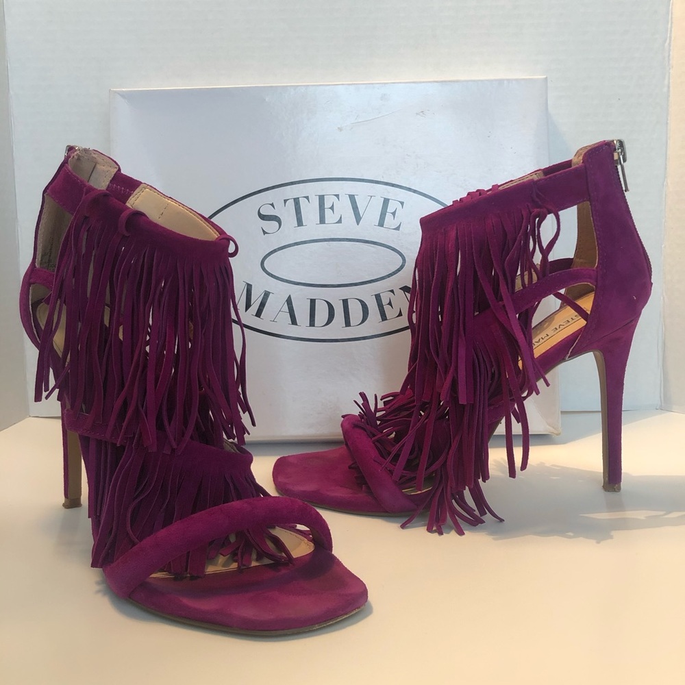 Steve Madden Fringly Sandals